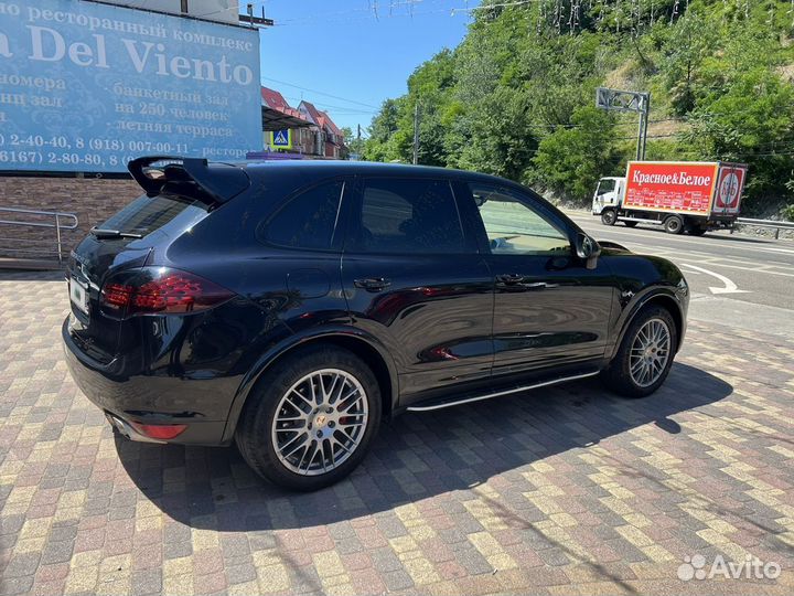 Porsche Cayenne, 2011