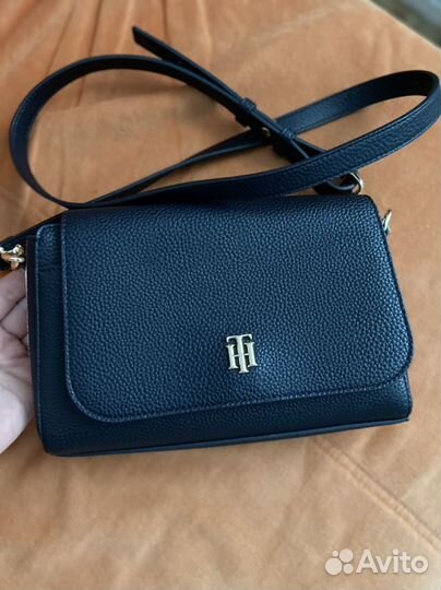 Шапка и сумочка Tommy Hilfiger