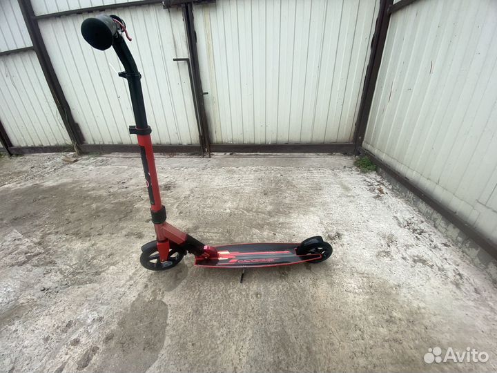 Самокат подростковый Explore Dagger 200 красный