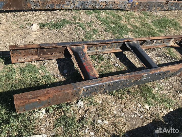 8136981 Рама с документами Iveco Stralis