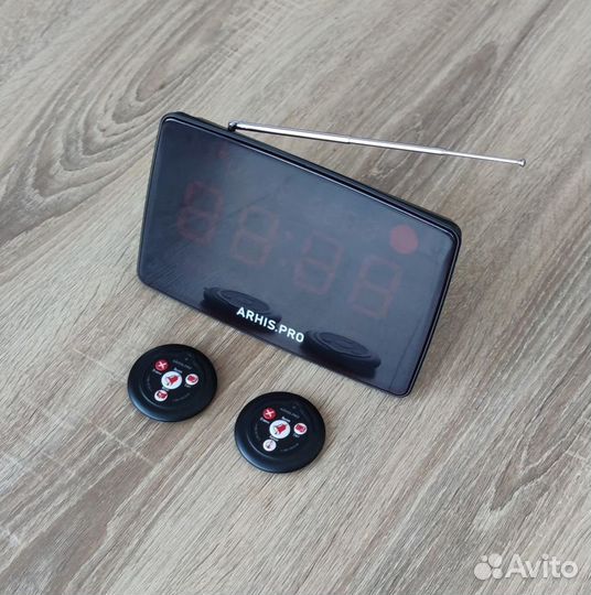 Табло отображения вызова на русском, кнопка вызова