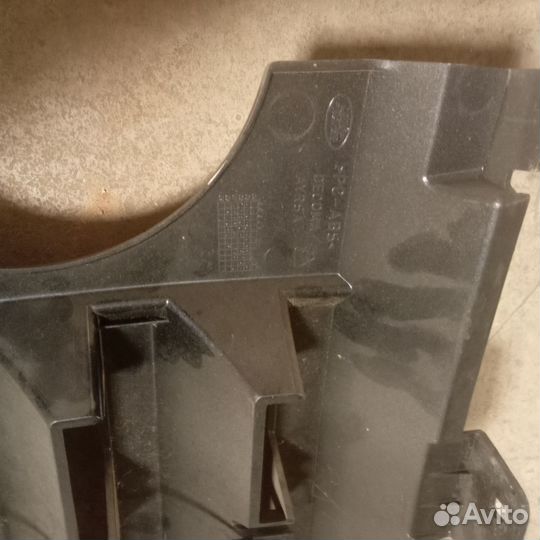 Решетка радиатора land rover