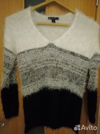 Свитер женский