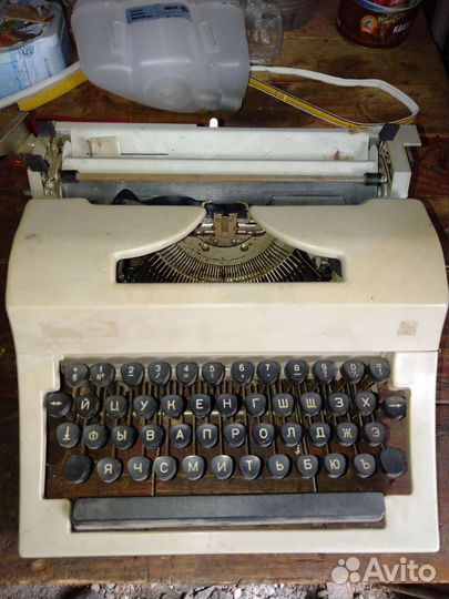 Печатная пишущая машинка
