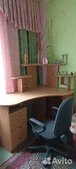 Письменный, компьютерный стол