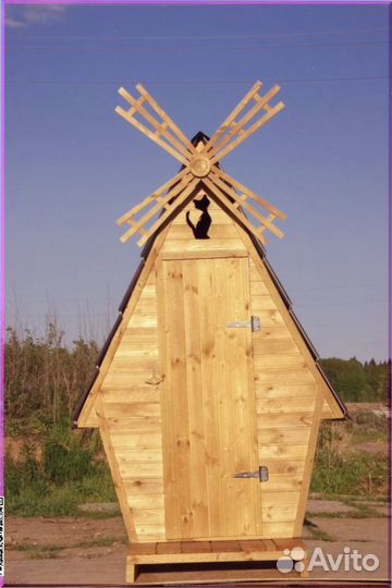 Дачный туалет с дельфином OQE