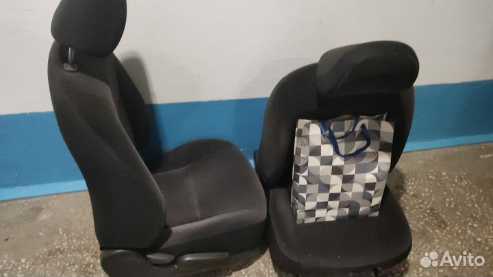 Сиденья от иномарки