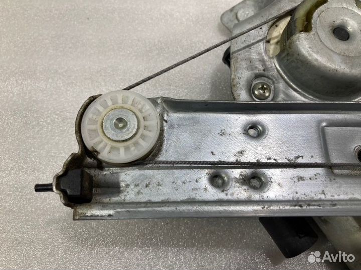 Стеклоподъемник задний левый Renault Duster