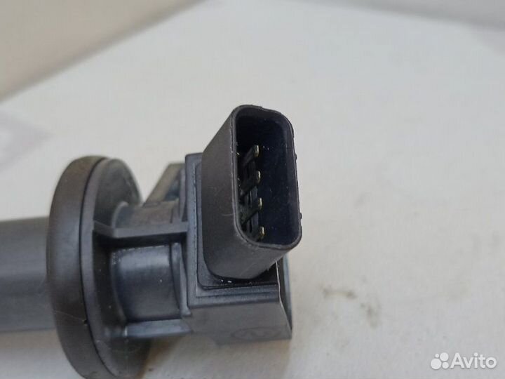 Катушка зажигания Toyota Avensis ZZT251 1ZZ-FE