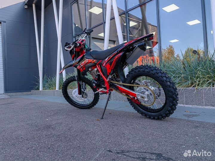 Эндуро / кроссовый мотоцикл BSE Z10 Red Black (055