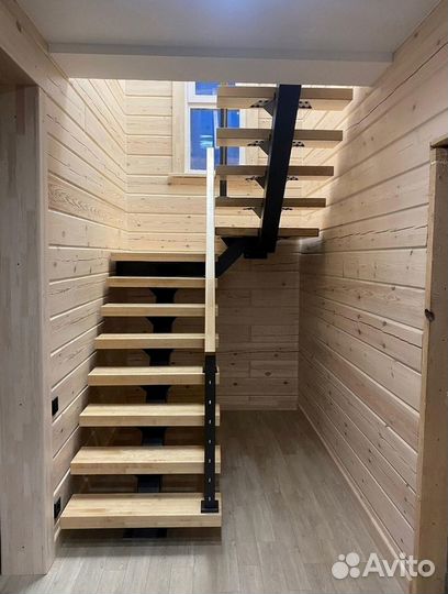 Лестница на металлокаркасе