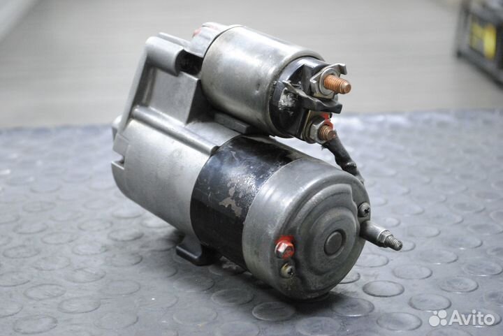 Стартер Kia Carnival 2.5 V6 автомат б/у