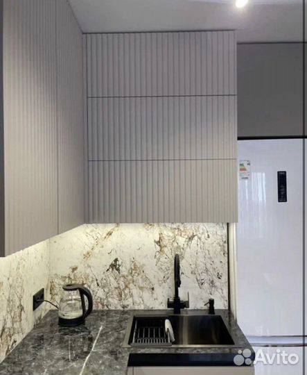 Кухня новая угловая/столешница в подарок