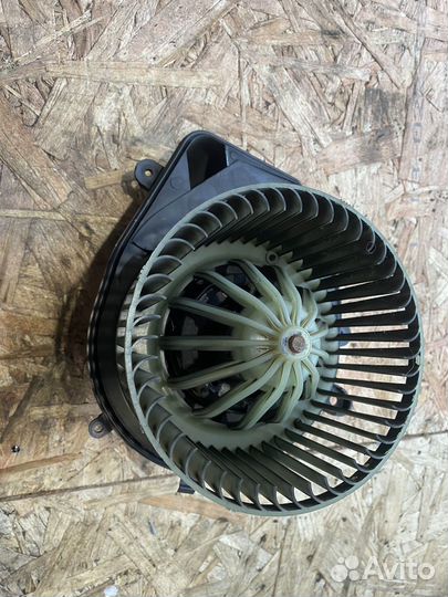 Моторчик печки Volkswagen Passat b5