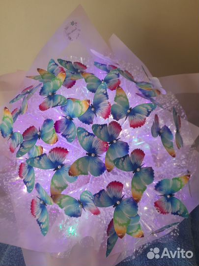 Букет из бабочек со светодиодной лентой