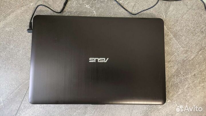 Легкий asus для дома и учебы (SSD 128Gb )