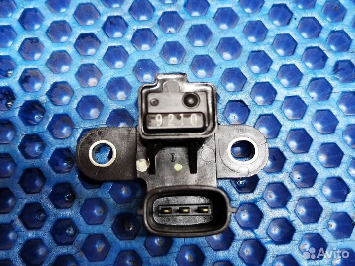 Датчик положения коленвала Mitsubishi carisma 1.8