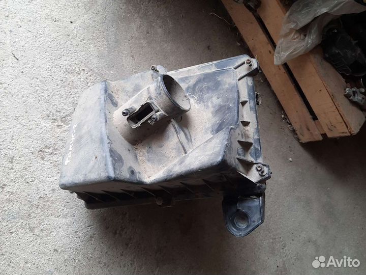 Корпус воздушного фильтра Ford Focus 2