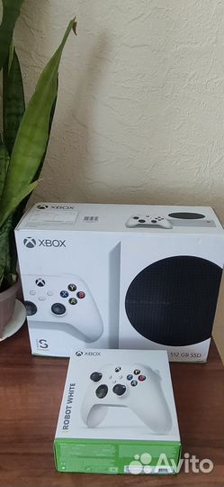 Xbox series S с 2 геймпадами(Bluetooth)