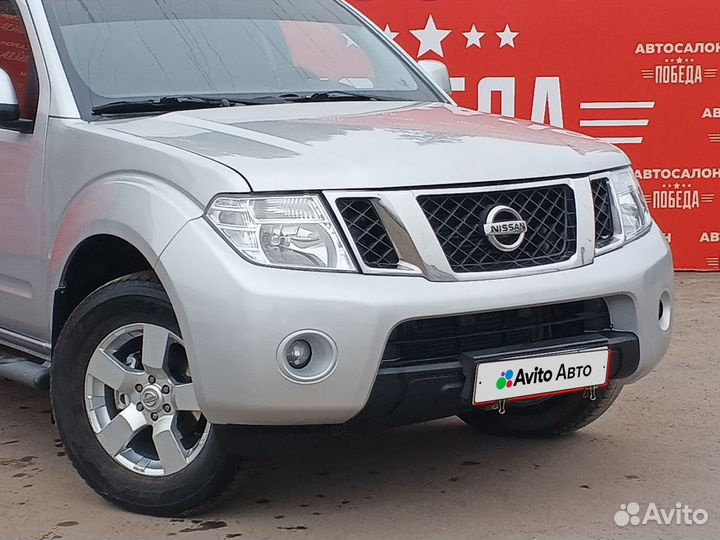 Nissan Navara 2.5 AT, 2011, 157 000 км