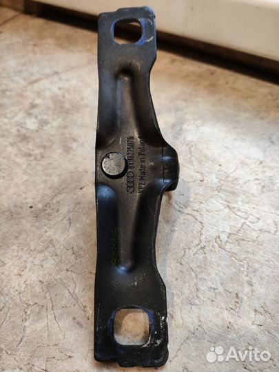 Ответная часть замка багажника oktavia a7fl