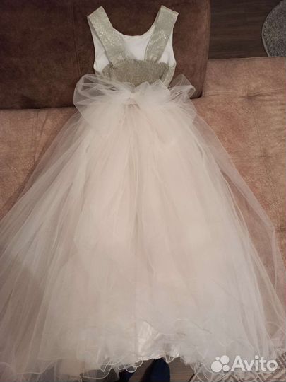 Платье праздничное