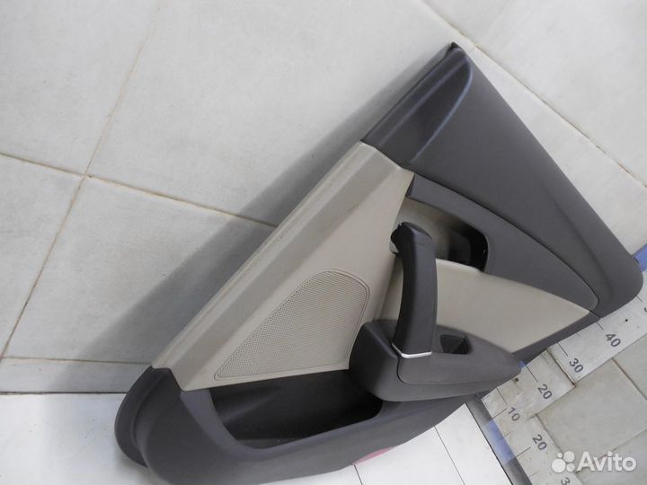 Обшивка двери задней правой i40 2011