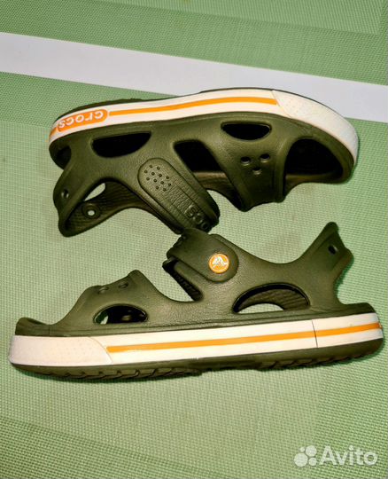 Crocs J2 33р сандалии для мальчика