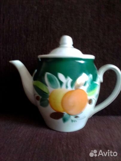 Бокалы, чайник, ложки деревянные