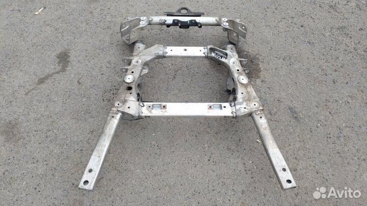 Подрамник передний Land Rover Range Rover Sport