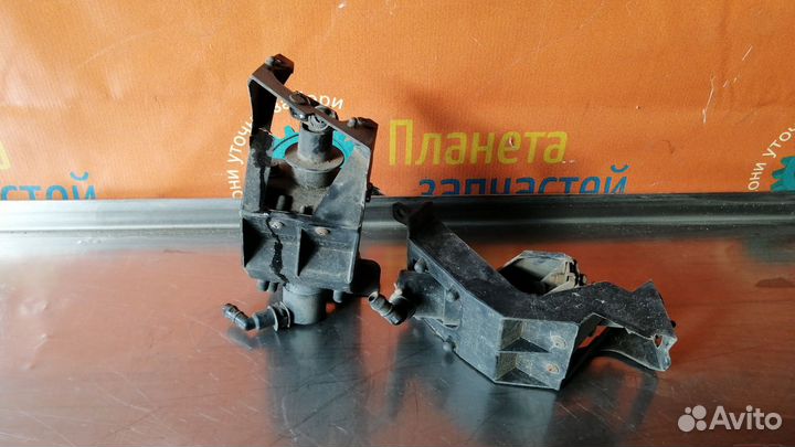 Форсунки омывателя фар на бампер Mazda 3