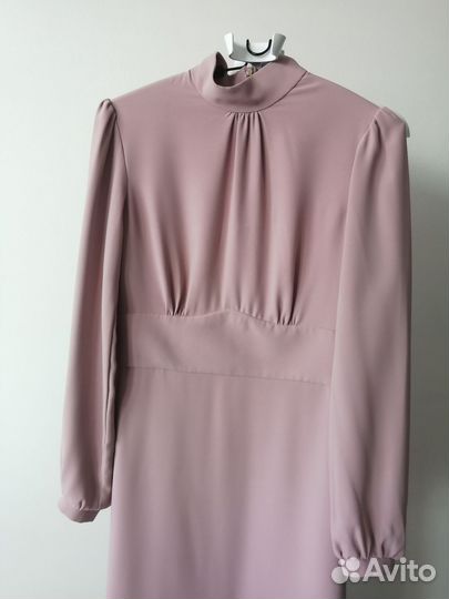 Платье пудровое 44 размер шикарное