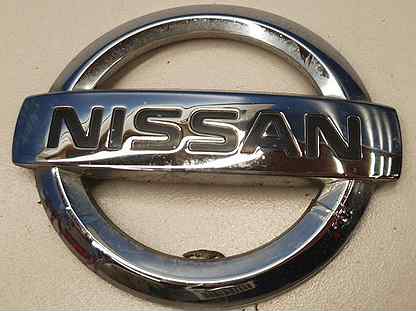 Эмблема двери багажника Nissan Qashqai J10 2006-20