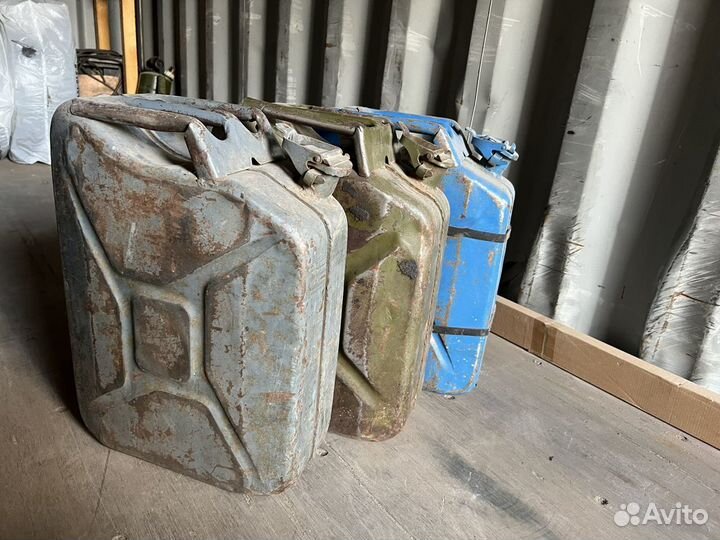 Канистры металлические 20 литров