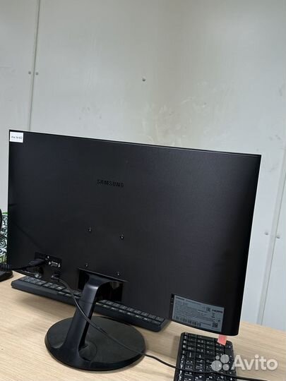 Монитор Samsung