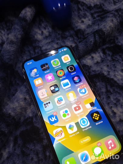iPhone X, 64 ГБ