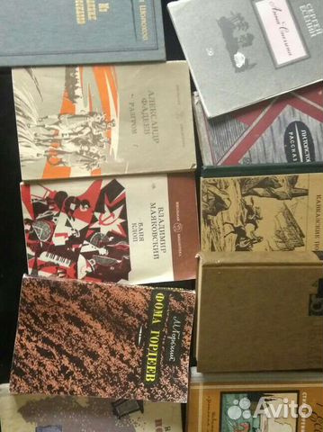 10 книг Есенин,Фадеев,Гоголь, Маяковский