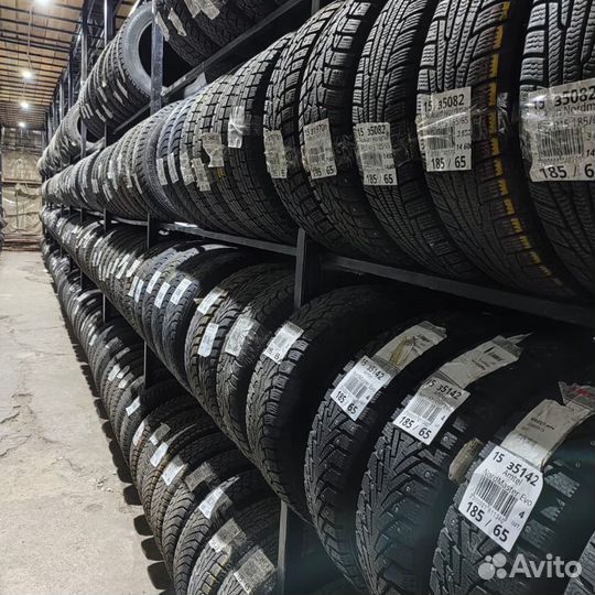 Bridgestone Blizzak VRX 235/45 R17 94S