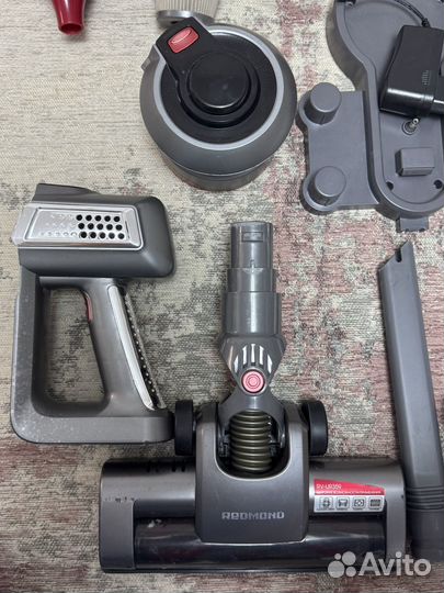 Беспроводной пылесос Redmond rv-ur359