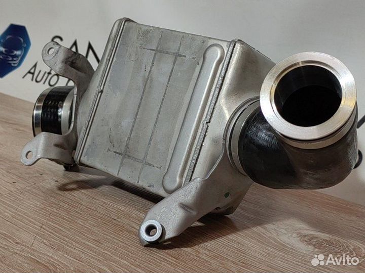 Интеркулер Bmw 5 F10 N63B44 2011