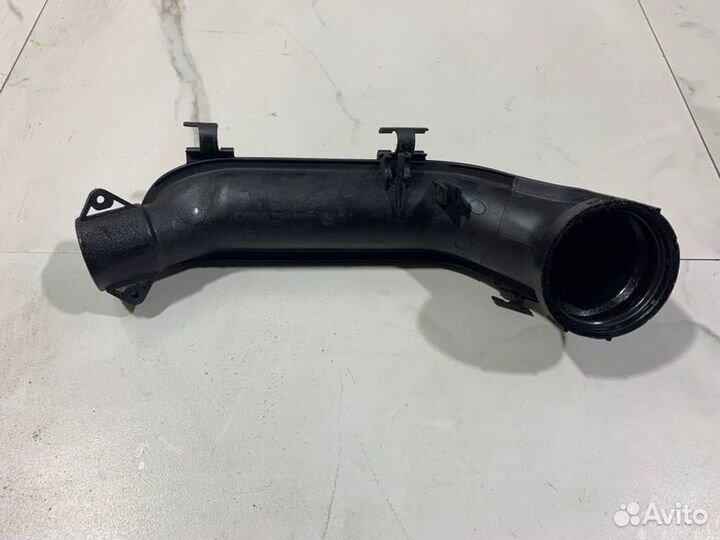 Патрубок впускного коллектора Skoda Rapid CBZ