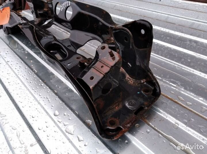 Балка подмоторная Subaru Forester S11