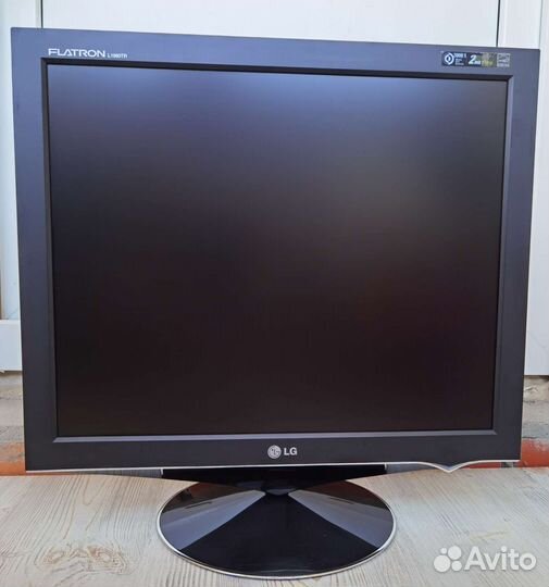 Монитор LG flatron 1960tr