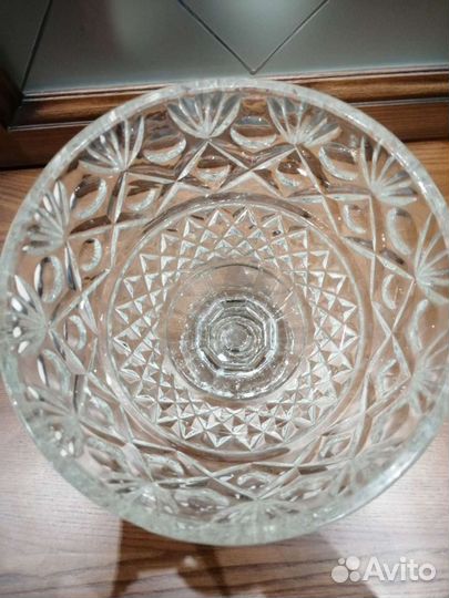 Хрустальная ваза