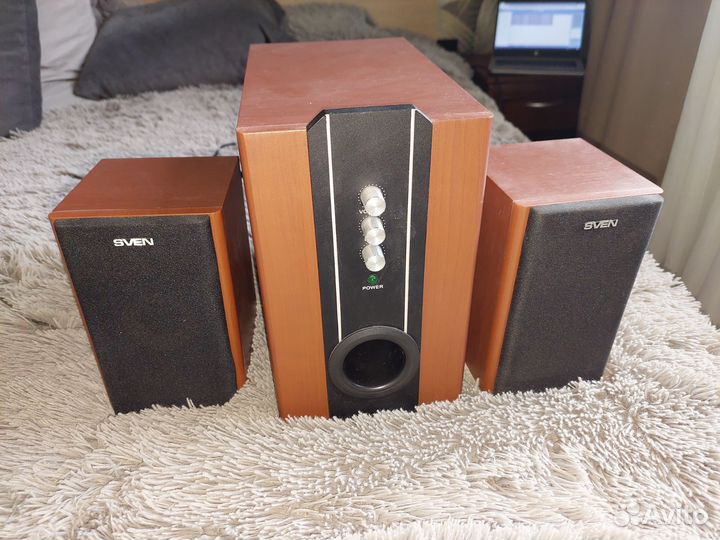 Сабвуфер и колонки sven sps 820