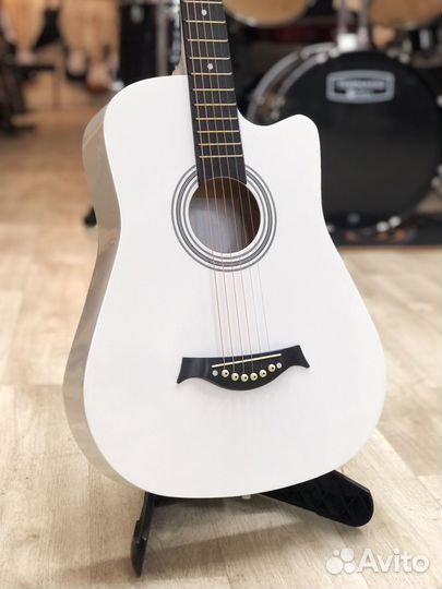 Акустическая гитара