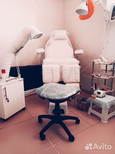 Педикюр маникюр