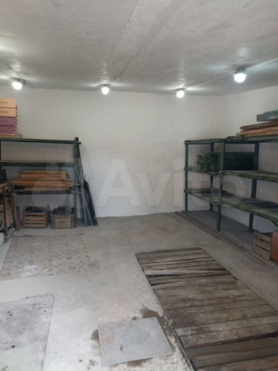 Гараж, > 30 м²