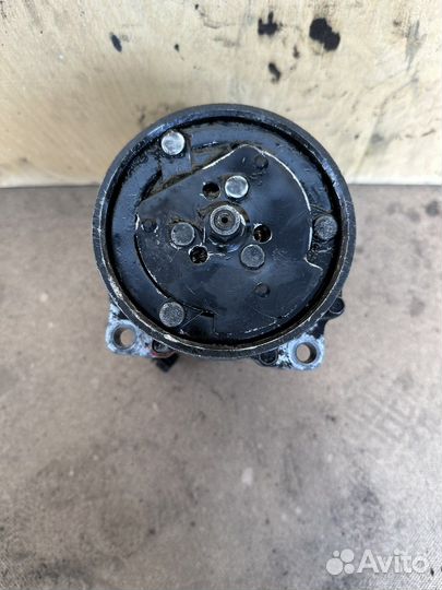 Компрессор кондиционера VW Passat 4 1H0820803D