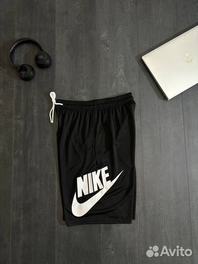 Стильные шорты nike (хит 2024)